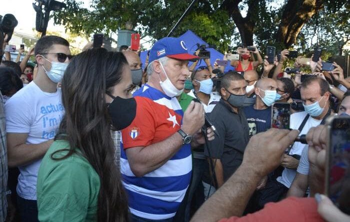 El Presidente Miguel Díaz-Canel Bermúdez ratificó que en Cuba hay espacio de diálogo para todo lo que sea por el socialismo, para todo lo que sea por la Revolución. Foto: Juvenal Balán