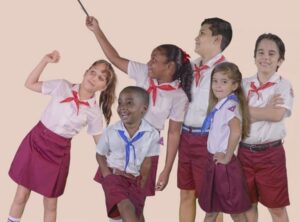 Diseño para nuevos uniformes escolares. Foto Empresa Confecciones Tropicales
