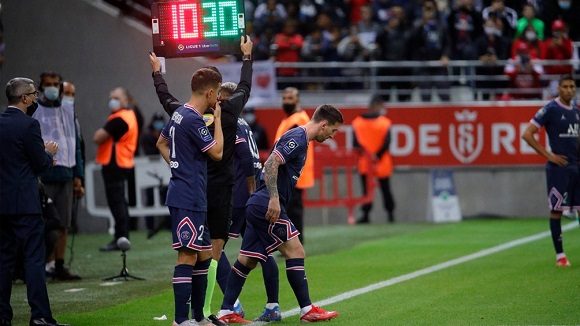 Lionel Messi, tras casi 16 años en Barcelona de España, debutó en el PSG. Foto: Twitter PSG