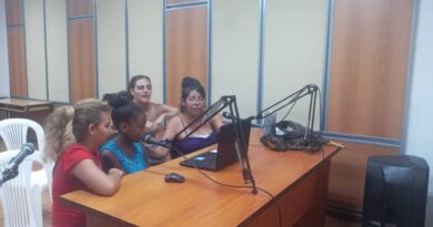 Entregan a Radio Jaruco premio Los Zapaticos de Rosa